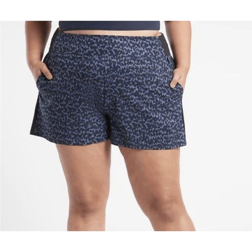 Athleta Brooklyn Printed Shorts Plus Size 26 Plus Size NWT Athletic Animal Print